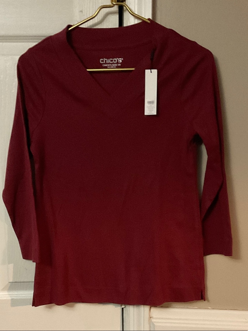 Chico's V‑Neck Long Sleeve Top in Wine